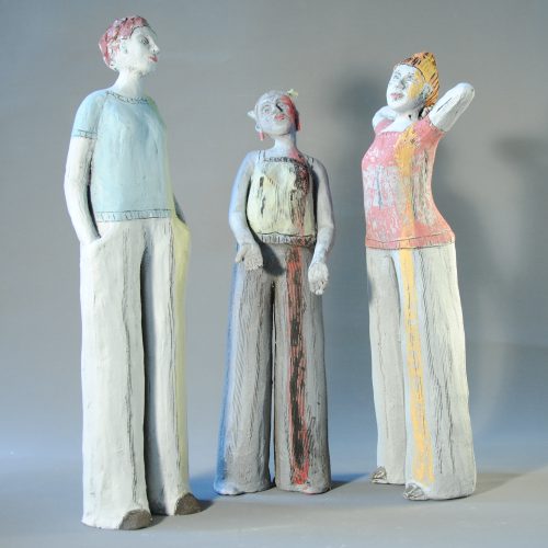 t'es sérieuse, bleue et orange statuettes